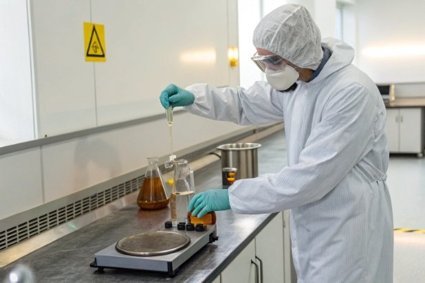 Lab Technician Glass Quality Test FuSenglass